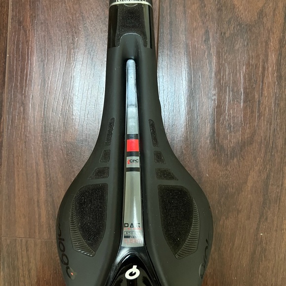Prologo Nago Carbon Saddle - Picture 1 of 5